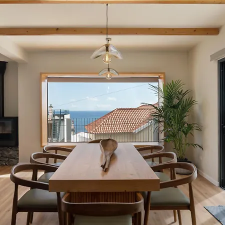 Casa Mirante - Between The Sea And The Mountains Seixal (Madeira)